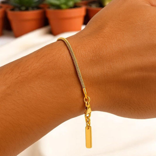 Clavicle Bracelet – Gold